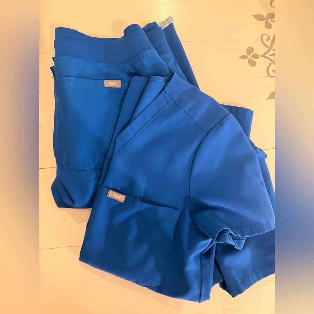 Women’s Royal Blue Figs Scrub Set